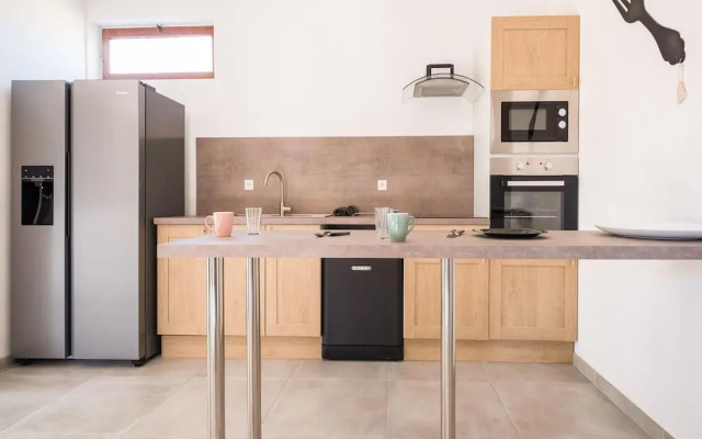 Stylish Beachside Retreat