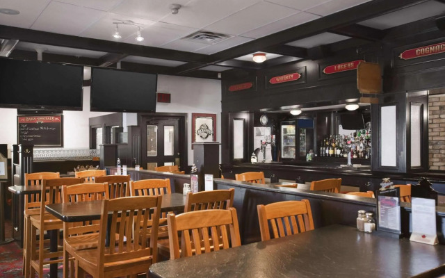 Travelodge by Wyndham Cambridge - Waterloo