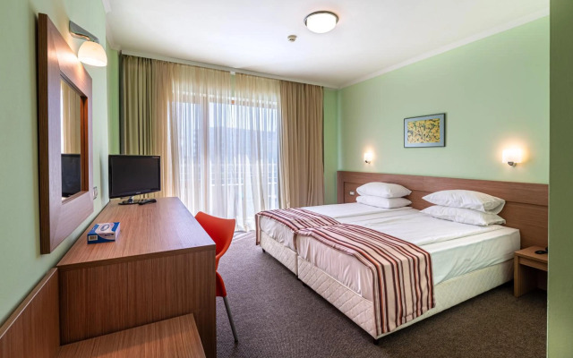 Jeravi Hotel