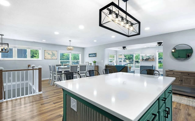 The Lake Shack Waterfront Life