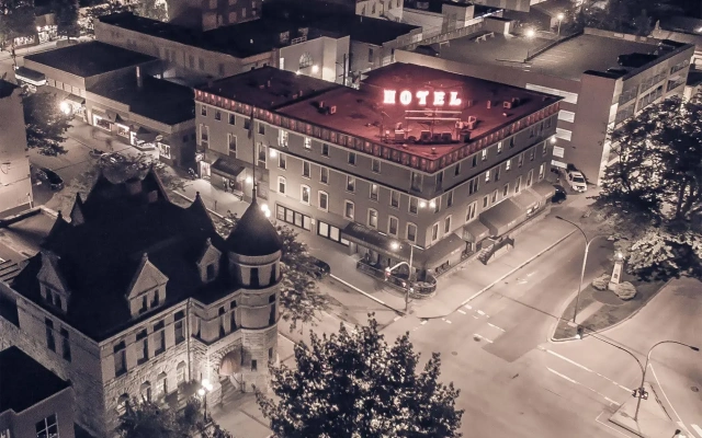 Hume Hotel & Spa
