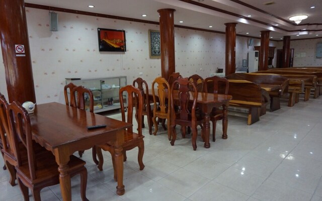 Phonepaseud Hotel