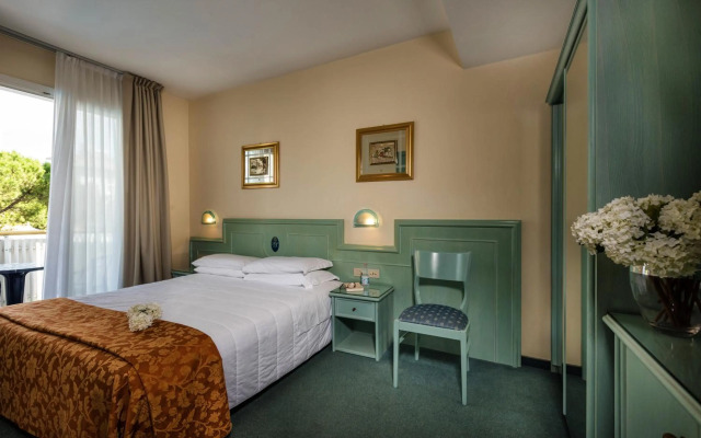 SALUS Smart & Chic Hotel