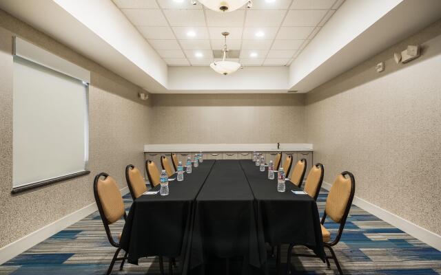 Holiday Inn Express and Suites Ontario Airport by IHG