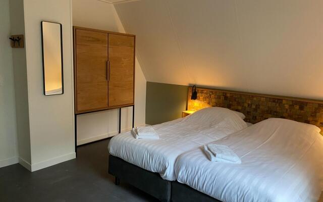 Restyled House With two Bathrooms, Breda at 10 km