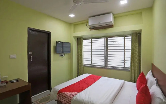 Oyo 24312 Maple The Residence