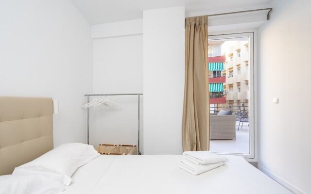 Stunning 3BR Terrace Apartment Best location Ref 124