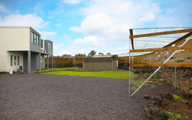 Jeju Ian House Guest House