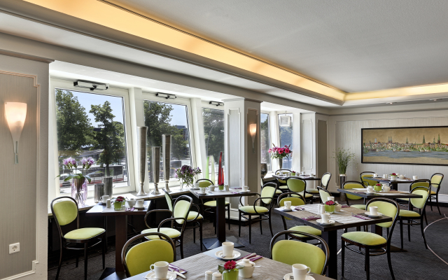 Garner Hotel Hamburg Wandsbek Marktplatz by IHG