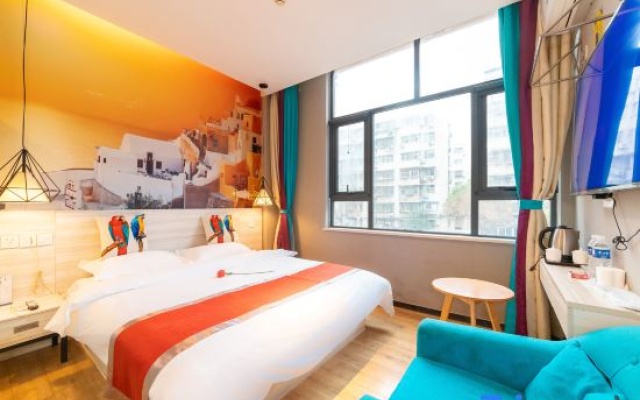 Aichao Meisu Hotel (Zhengzhou Zijinshan road Longhai East Road subway station store) – Guest Rooms – Zhengzhou