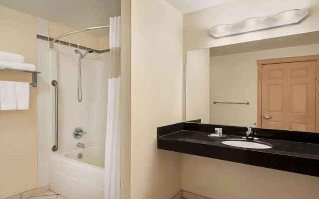 Days Inn & Suites Yellowknife