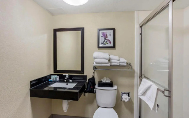 Capital Plaza Inn & Suites Harrisburg