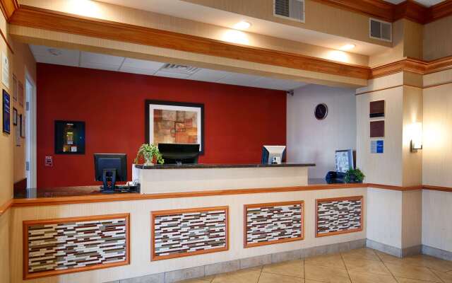 Best Western Plus Pontoon Beach