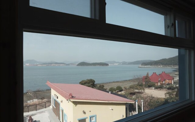 Yeosu Pierre Mont Pension