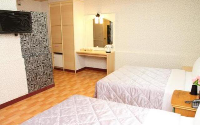 Yadu Hotel