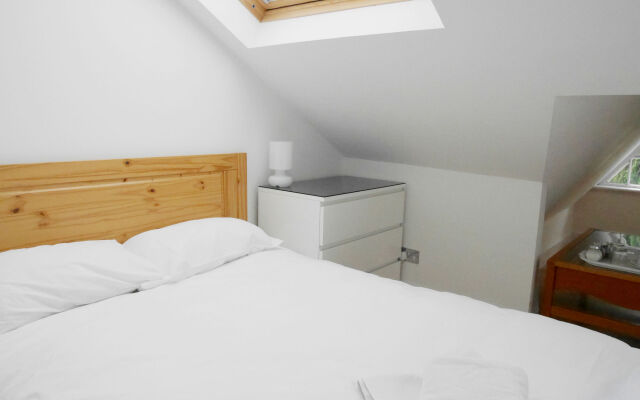 Kew Studios and Rooms