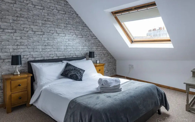 1 Bed- The Duplex by Pureserviced