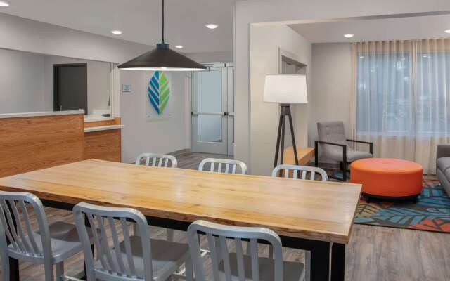 WoodSpring Suites Washington DC East Arena Drive