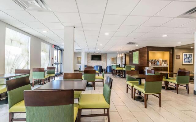 Comfort Inn & Suites