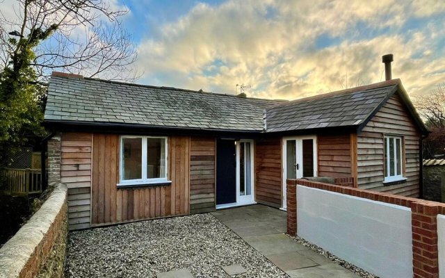 Charming 2-bed Lodge in Dorchester