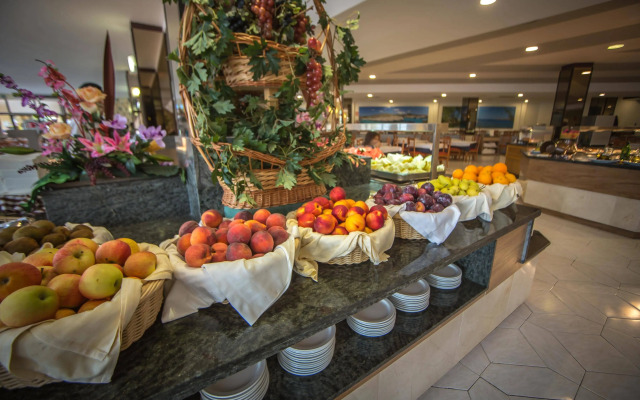 Hotel Club Cala Romani