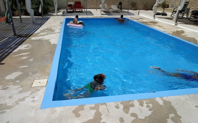 Pervola Petit Hotel