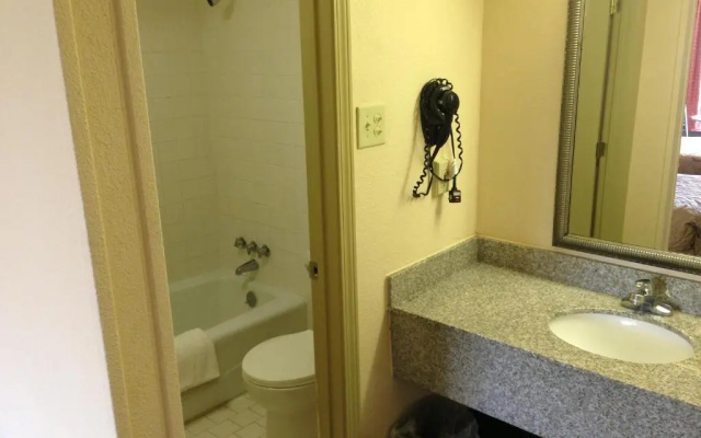 EZ Travel Inn