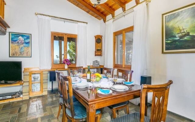 Villa With Outdoor Terrace and Pool