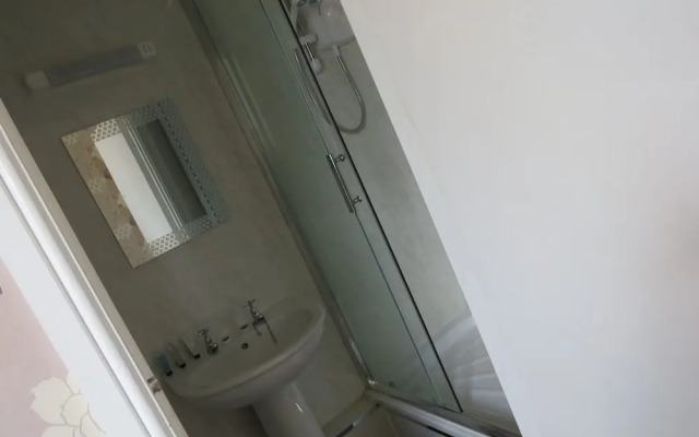 The Queens Arms Hotel