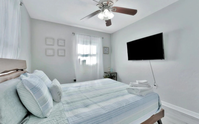 The Kenwood Retreats and Courtyard