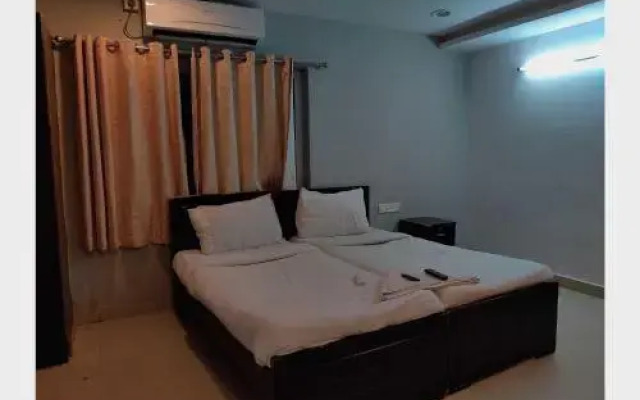 White Solitaire by OYO Rooms