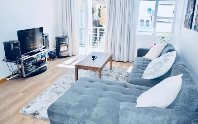 2 Bedroom Apartment With Table Mountain Views