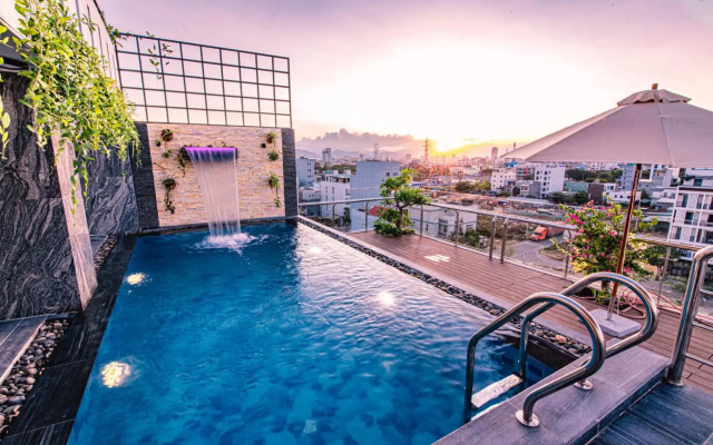 Laurel Danang Apartment
