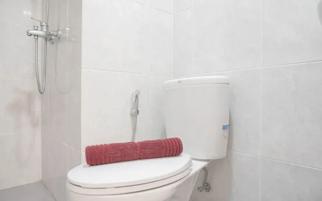 Comfort And Warm 2Br At Parkland Avenue Apartment
