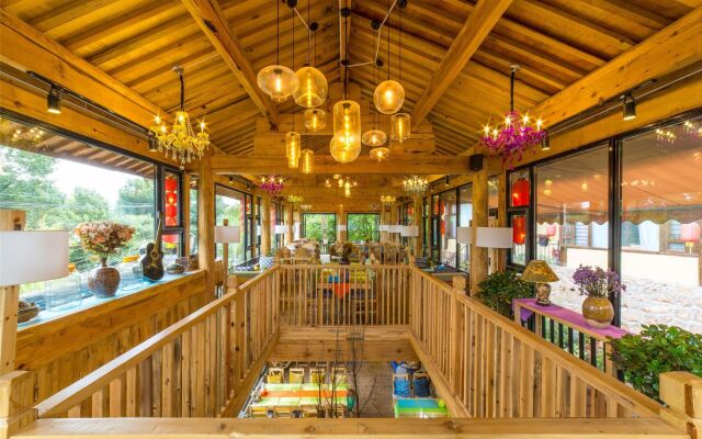 C'est La Vie Boutique Inn