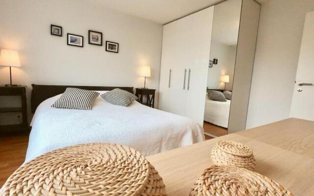 Spacious and bright 2 bedroom apartment with terrace