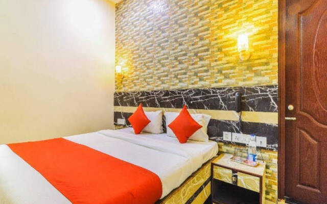 ZO Rooms Esplanade SN Banerjee Road