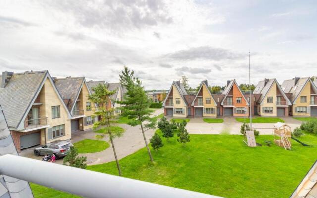 Verde Apartment, By Cohost