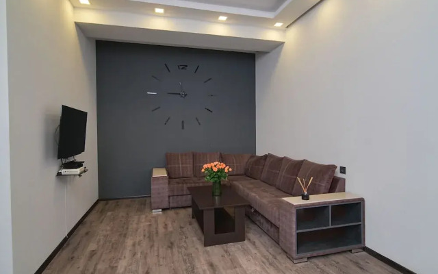 Elegant Suite by Sweet Home