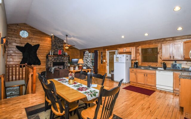 Bear Paws 2 Bedroom House