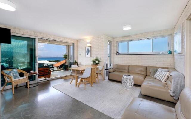 Sandon Point Coastal Abode