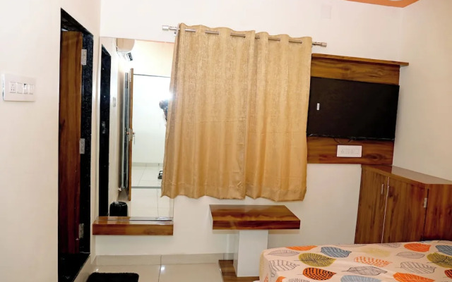 Radhe Krishna Hotel and Restaurant