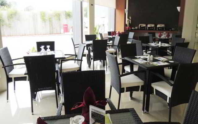 Paragonbiz Hotel