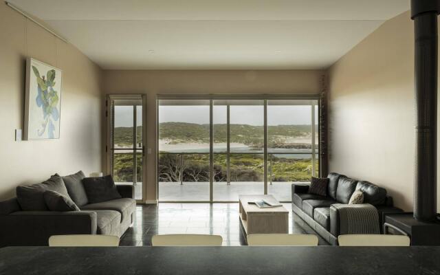 Hanson Bay Wildlife Sanctuary and Cabins