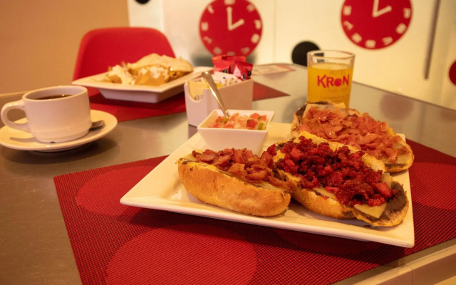 Love Hotel Kron