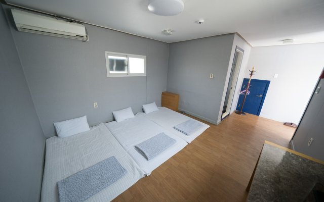 Beewon Guest House - Hostel
