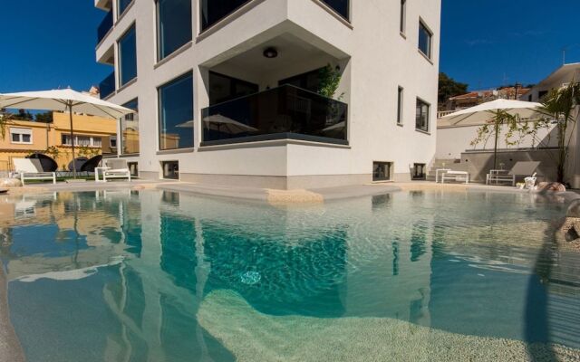 Luxury Apartments Royal M with Pool