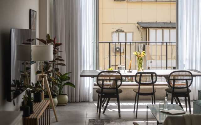 Spacious & Bright 3BR Apt with City View