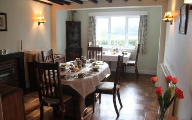 Ingon Bank Farm Bed And Breakfast