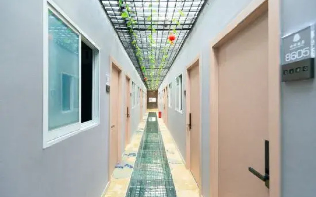 Xin Cheng Hotel (Shanghai Bay University Town Branch)
